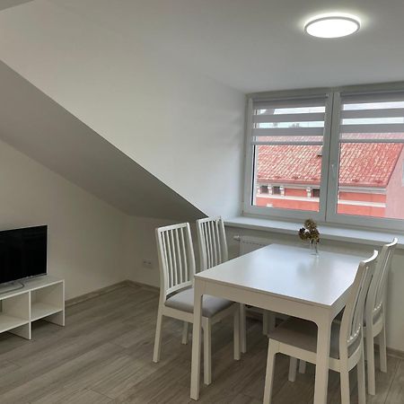 Apartmantt Cheb Bagian luar foto