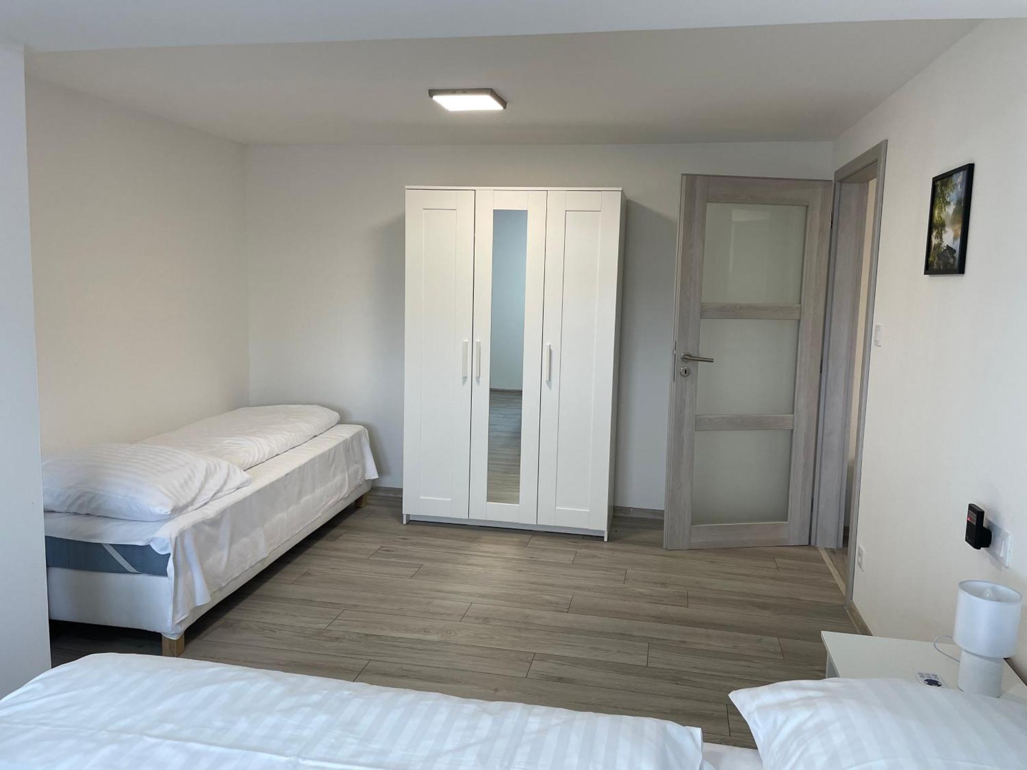 Apartmantt Cheb Bagian luar foto